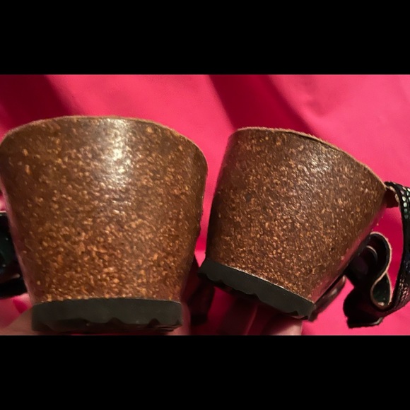 Spring Step Sandals multi-colored w/2” wedge heel, size 42 - Picture 4 of 6